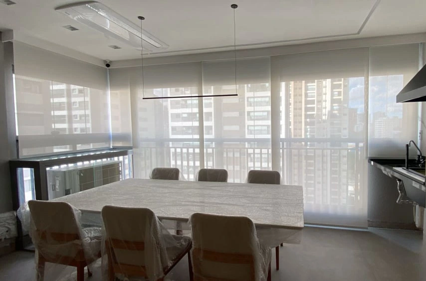 Envidraçamento de sacada em São Paulo com sistema premium e design moderno
