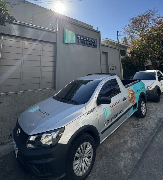 Empresa especializada em envidraçamento de sacadas com acabamento premium
