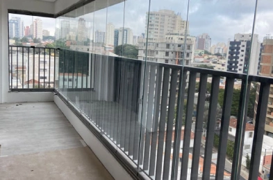 Projeto exclusivo em vidro com alto padrão de qualidade e design contemporâneo
